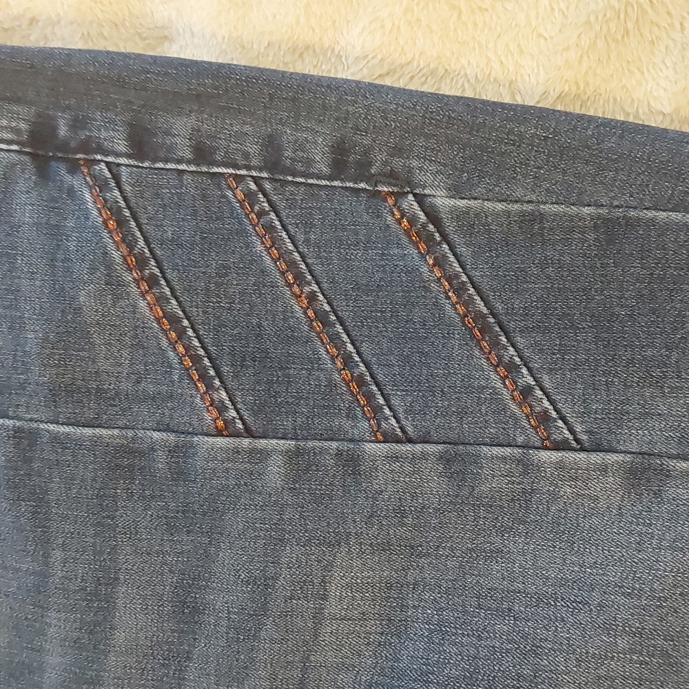 Grace of LA Women's High Waisted Super Flare Bell Bottom Raw Hem Jeans Size 32 - Picture 7 of 16
